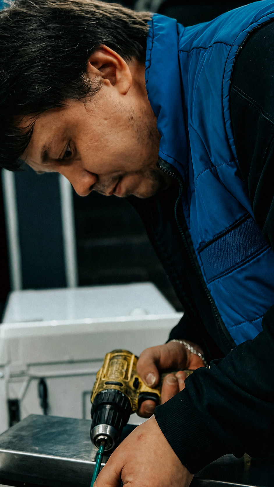 Romain Berthier, Serrurier artisan à Lyon, dans son atelier